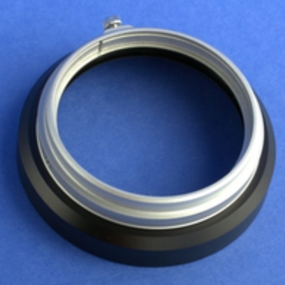 Canon W-60 Lens Hood with Case - Picture 3 of 10